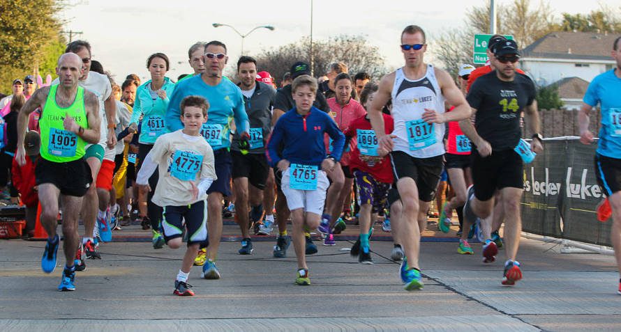 people running in a 5K race